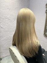 フッタ(Futta)&nbsp;ナチュラルロング【ダブルカラー】【ブリーチ】【西武新宿駅】