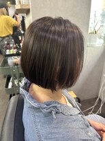 ゼスト クレス(ZEST Cres)&nbsp;【立川CRES吉岡俊】白髪ぼかしハイライト　ミニマムボブ