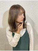 ハイトーンベージュ ミディアムリバース