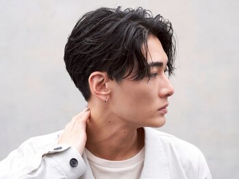 フィフス 渋谷(fifth)の写真/《乾かすだけで毛流れを》センターパートと相性抜群のニュアンスパーマは、スタイリングも時短◎[渋谷]