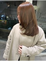 テオ(Theo)&nbsp;柔らかさが引き立つ明るめブラウンベージュ×レイヤーヘア