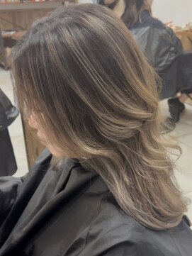 ノーム 横浜(NORM) バレイヤージュ　ダブルカラー　ケアブリーチ