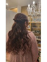 クィーンズ&nbsp;ゆるふわハーフアップ