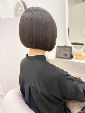 カミトトノウ スタイリッシュ前下がりボブ