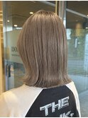 グレージュ　シルバーグレージュ　ハイトーンボブ