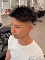 ルースト 心斎橋店(ROOST) 刈り上げセンターパート/波巻きツイストスパイラル/心斎橋