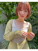 ピンクカラーが似合うミニボブ