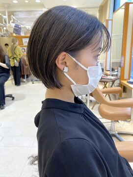 モリオ フロム ロンドン サッポロファクトリー店(morio FROM LONDON) 【morio】札幌ボブ　シースルーバングの暗髪耳掛けボブ