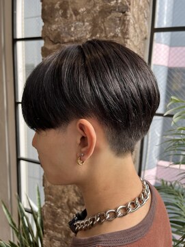ヒュイル 八王子(Hwyl) メンズ　さらさらストレート×センターパートマッシュ