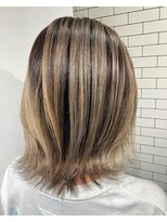 ウォルト(WALT)&nbsp;ミディアム　バレイヤージュ　ボブ