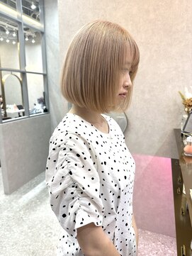 ロンド レア 天神大名店(Lond Le’a) ダブルカラーホワイトミルクティーベージュ韓国切りっぱなしボブ