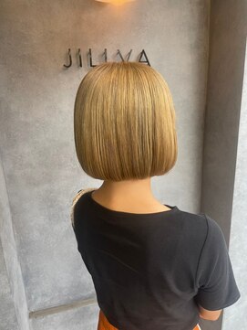 ナンバー ジルバ 立川(N° jillva) ハニーブロンドベージュ似合わせカットショートボブ立川