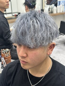 ルースト 京都駅前店(ROOST) ホワイトシルバーアッシュ