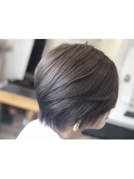 カラーの透明感とシルエットが美しく、伸びても綺麗続くスタイルをご提案致します◎大人可愛いが叶う☆