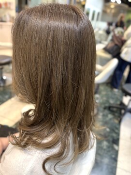 モア 下通店(MORE) オリーブブラウン