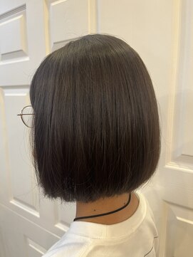 美容室 ウーヴリール(ouvrir) 切りっぱなし ヘイリーボブ