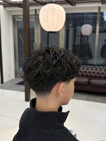 トウキョウ クラシック バーバー タウン(TOKYO CLASSIC BARBER TOWN)&nbsp;テーパーフェードパーマ