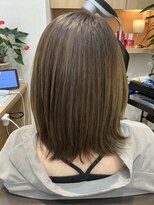 ウイ バイ ファースト 北四番丁店(u'i by first)&nbsp;サイドにレイヤーを！ カラーはベージュにグリーンをプラス