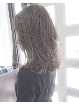 ヘアーアンドアトリエ マール(Hair&Atelier Marl) 【Marl外国人風カラー】ホワイトベージュのセミディ♪