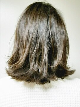 メリケンビューティーパーラー コウベ(MERICAN BEAUTY PARLOR KOBE) 【ミディアム/大人外ハネスタイル】tomo