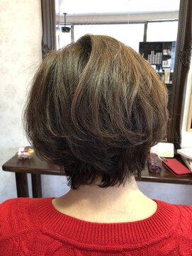 ヘアクリニック サロン プティ 色気のあるショートボブ