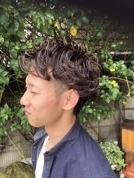 アクアマリン8810 ハチハチイチゼロ(AQUA MARINE 8810) 束感ショート/ツーブロックマッシュ/ハイライト/波巻き/北習志野