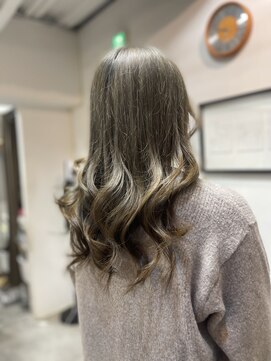 スタジオフツーロ バイ ビーヘアー(STUDIO FUTURO by BEhair) ダブルカラー