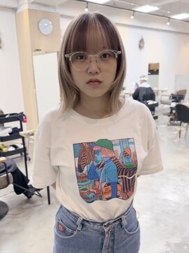 イェッカ パビル(YECCA pabil) ブロンド×バングデザインカラー（ブリーチ1～2回）