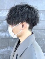 ヒュイル バイ ニアウ(Hwyl by Niau) メンズマッシュパーマ波巻スパイラルパーマニュアンスパーマ