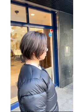 アッシュ 久が原店(Ash) 脱白髪染めハイライト＆白髪ぼかし大人丸みショート