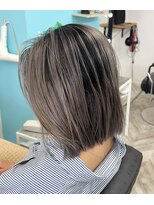 ウル(ulu)&nbsp;バレイヤージュ　ケアブリーチ　ベージュ　グレージュ　ブラウン