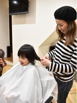 ヘアールーム スイッチ(hair room Switch)の写真/0歳児～のお子様も大歓迎♪抱っこでのカットも追加料金無し！いつでも可愛く綺麗でいたいママにおすすめ!!
