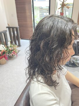 マユ(mayu) ゆるスパイラル風パーマ