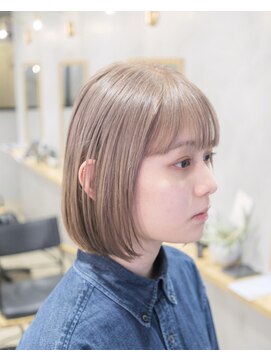 ヤイカ(YAYKA) ホワイトベージュボブ