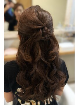 パシャ(Pasha) 大きめウェーブハーフアップ