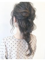 リアン(Lien) ふんわり緩めの網下ろしヘアアレンジ