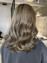 エリマ 調布(elima)&nbsp;調布イルミナカラーミディアムボブベージュアッシュグレージュ