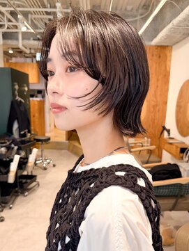 ノイカーム(noi Calm) 顔周りレイヤーカットくびれヘアミルクティーベージュカラー韓国