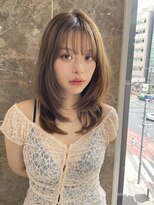 ハニーシブヤ(HONEY shibuya)&nbsp;レイヤー/バタフライカット/ヘーゼルベージュ/ぱっつんバング1