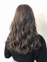 バズ ビー(BUZZ Bee)&nbsp;【梅田】ハイライト×アッシュベージュ