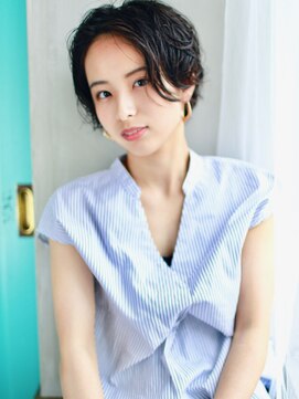 バース(BIRTH) 天神【BIRTH】センターパートで無造作カールのショートボブ