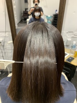 アルコイリスバイドールヘアー(ARCOIRIS by Dollhair) ミストバングくびれヘアぶつ切りボブブルーグレージュ冬カラー