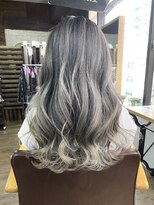 ユートピア(U topia)&nbsp;バレイヤージュ/シルバーカラー/ホワイトブリーチ