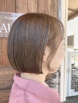 オーガニック アンド ヘアー ラウレア(LAU LEA) 肌馴染みの良いベージュカラーボブ