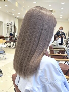 クアトログランシュ ひたちなか店(QUATRO×GranCieux) グレージュ　ひたちなか/ブリーチ/ハイトーンカラー