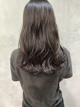 キチ(kichi.) [kichi.] ミディアム×柔らかグレージュ