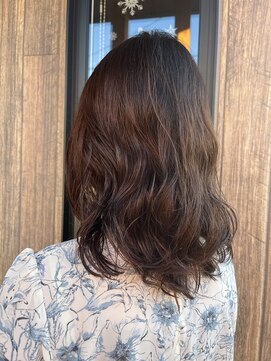 グル(Gru) ふんわりパーマ