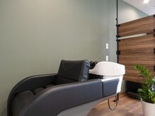 ヘッドスパは、こちらのバックシャンプーでゆったりと。