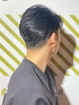 バーバーバー 四谷(BARBER-BAR) 爽やかフェザーツーブロックスタイル