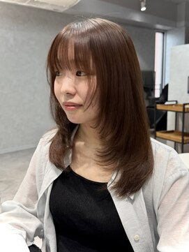 リーシュ イロン(Re:sh iron) レイヤーカット/中性ストレート